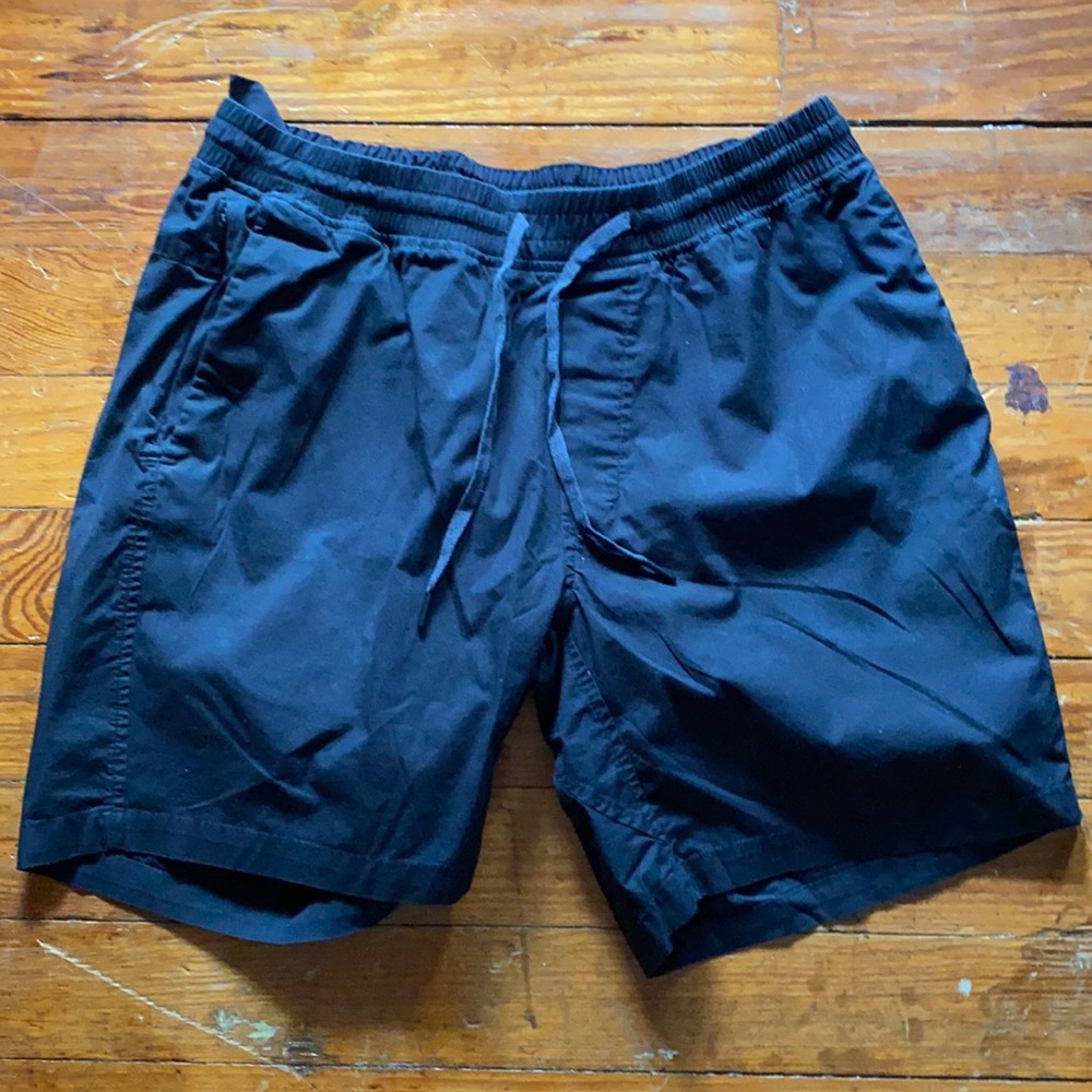 Lululemon Bowline 8” Black Short XL